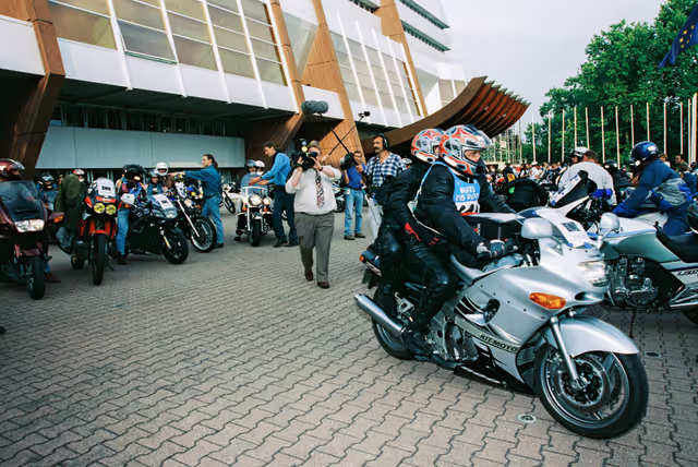 Fotografie 6: Start of a motorbike parade in Strasbourg