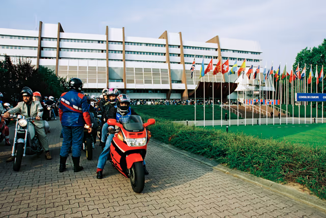 Fotografie 25: Start of a motorbike parade in Strasbourg