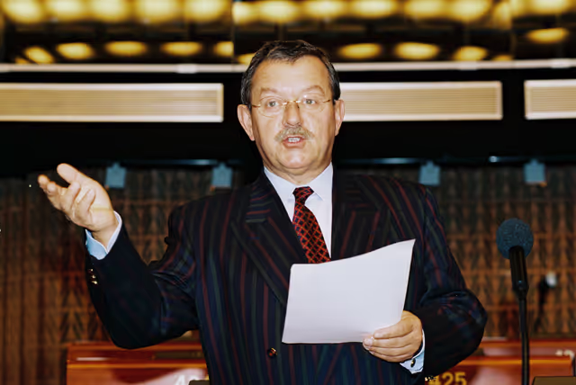 Foto 12: The Austrian Non-Attached MEPs in the hemicycle in Strasbourg
