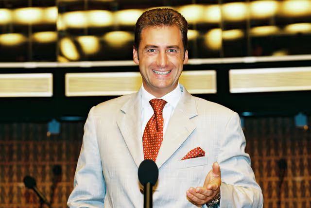 Foto 13: The Austrian Non-Attached MEPs in the hemicycle in Strasbourg