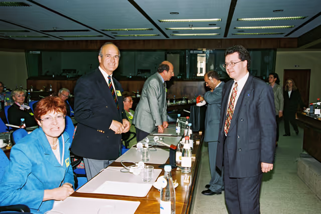 Foto 2: MEP Markus FERBER with guests in Brussels