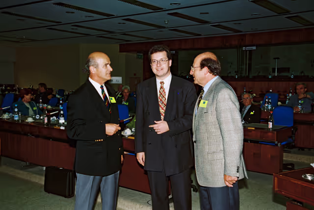 Foto 1: MEP Markus FERBER with guests in Brussels