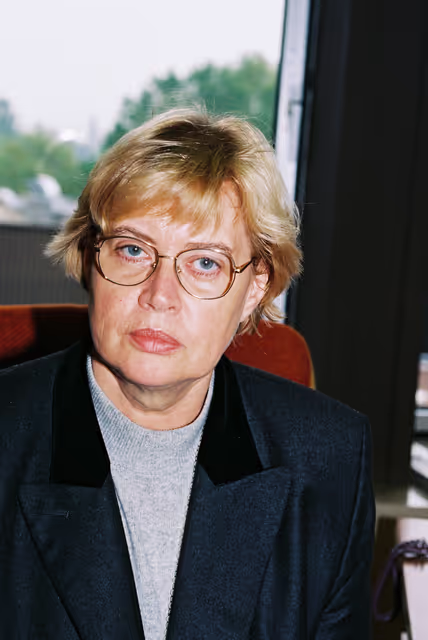 Zdjęcie 16: Portrait of MEP Magdalene HOFF in her office in Strasbourg