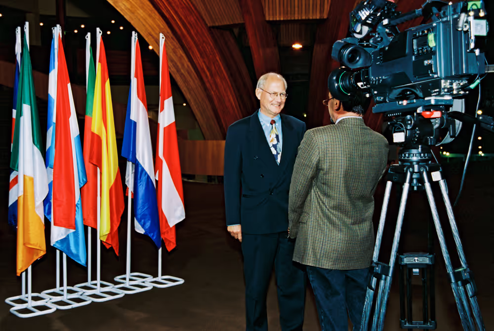 Interview with MEP Wim van VELZEN