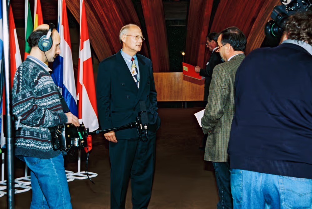 Interview with MEP Wim van VELZEN