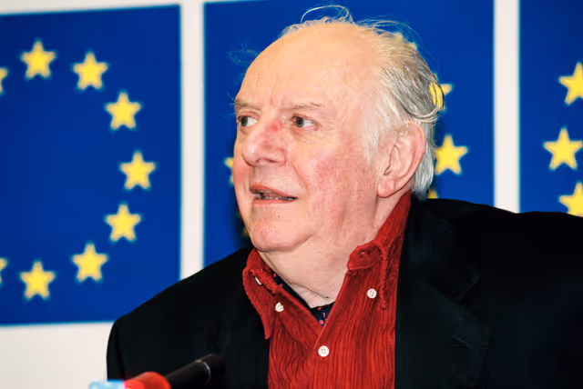 Снимка 14: Press Conference - No Patents on Life !