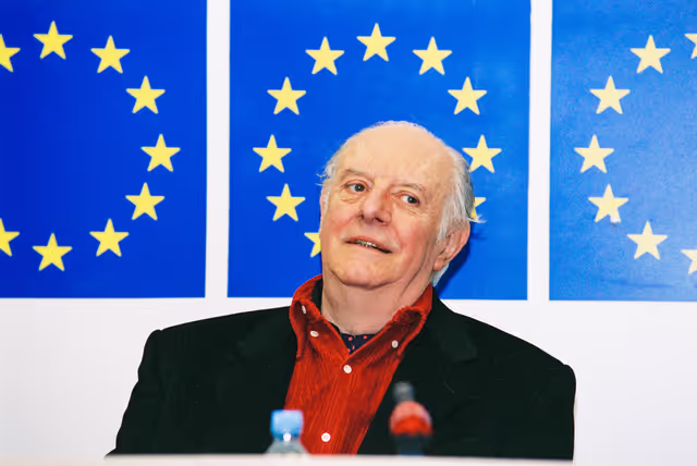 Снимка 10: Press Conference - No Patents on Life !