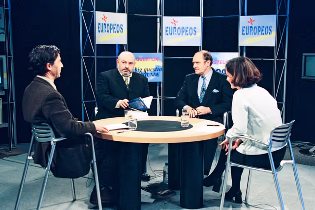 Fotogrāfija 4: French Commissioner Yves-Thibault de SILGUY takes part in the France 3 TV broadcast Europeos in Strasbourg
