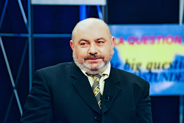 Fotogrāfija 14: French Commissioner Yves-Thibault de SILGUY takes part in the France 3 TV broadcast Europeos in Strasbourg