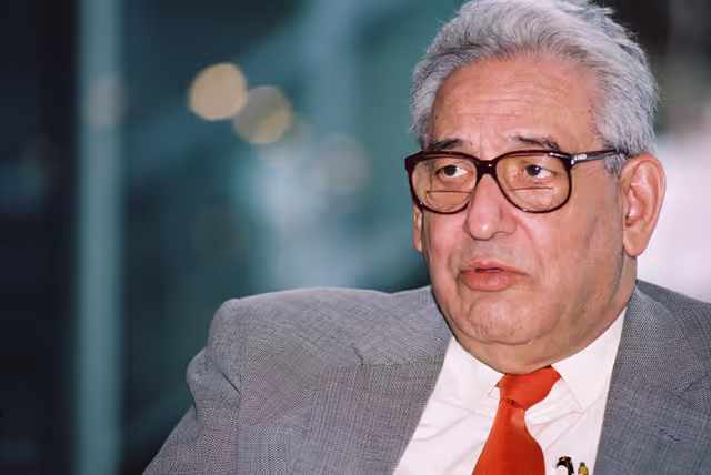 Fotografia 3: Interview with MEP Dimitris TSATSOS in Strasbourg