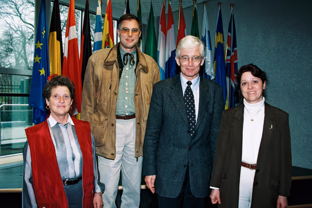 Fotografie 7: MEP Reinhard RACK with guests in Strasbourg