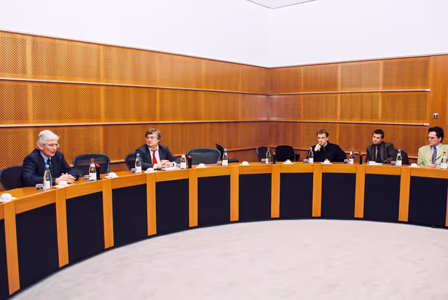 Fotografie 2: MEP Reinhard RACK with Austrian guests in Brussels