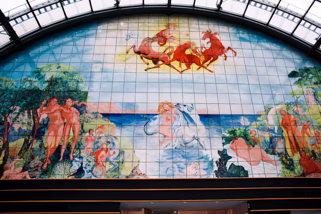 Foto 1: Fresco of the 12th flloor protocol sallon in the PHS building