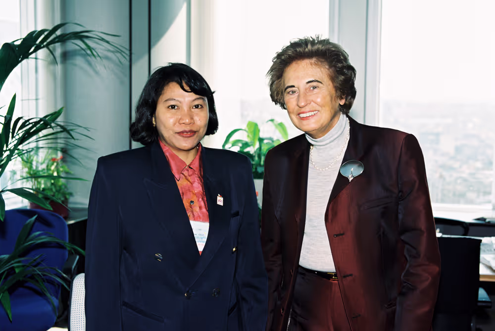 MEP Ursula SCHLEICHER with guests of the EUVP (European Union Visitors Programme)