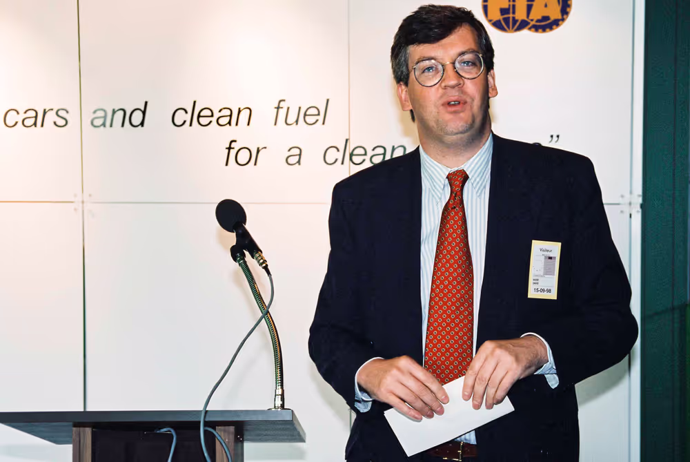 Joint debate on air pollution: Measures to combat air pollution from light commercial vehicles, from motor vehicles and Quality of petrol and diesel fuels.