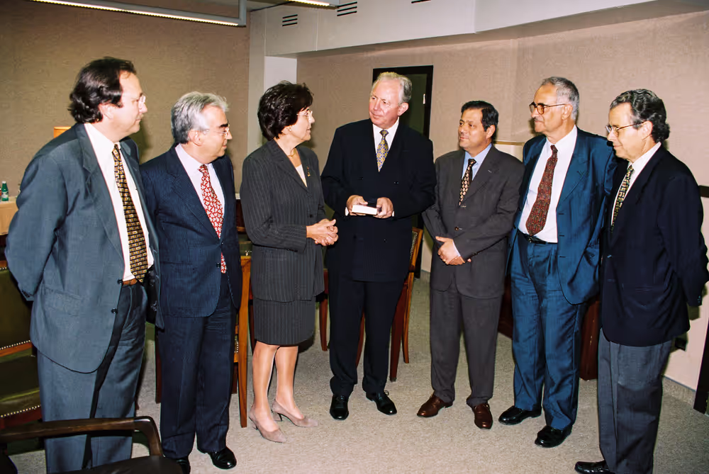 MEP Concepcio FERRER offers a book to EC President