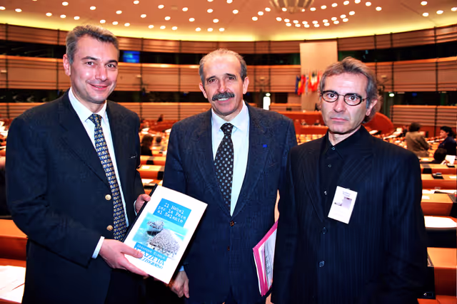 Billede 17: Proposal to offer the Nobel prize of Peace to the penninsula of Salento in Italy.