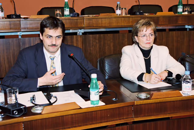 Photo 1 : MEPs meet with students in Strasbourg