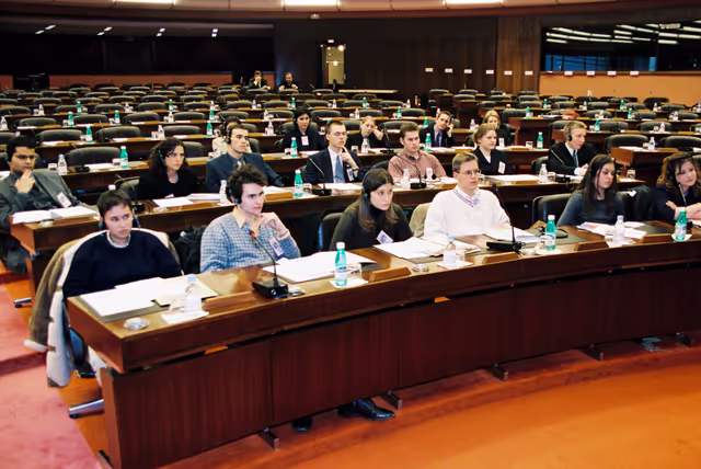 Photo 9 : MEPs meet with students in Strasbourg