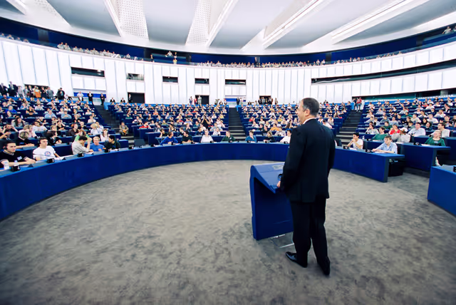 Test plenary session with youngsters - Simulation of the EP president election