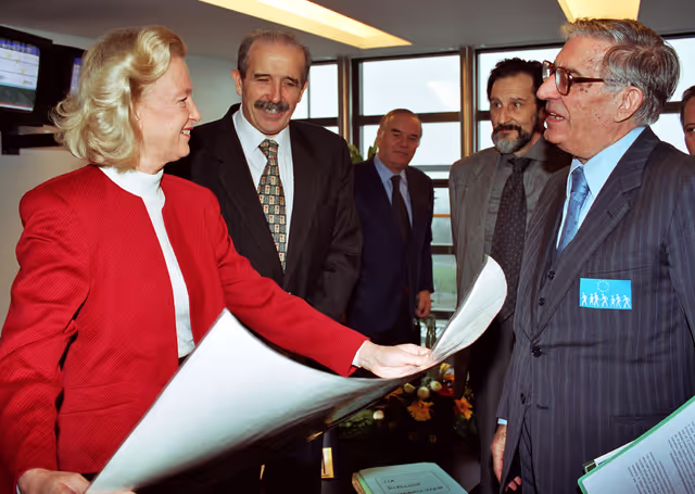 Φωτογραφία 14: EP President meets with Renzo IMBENI.