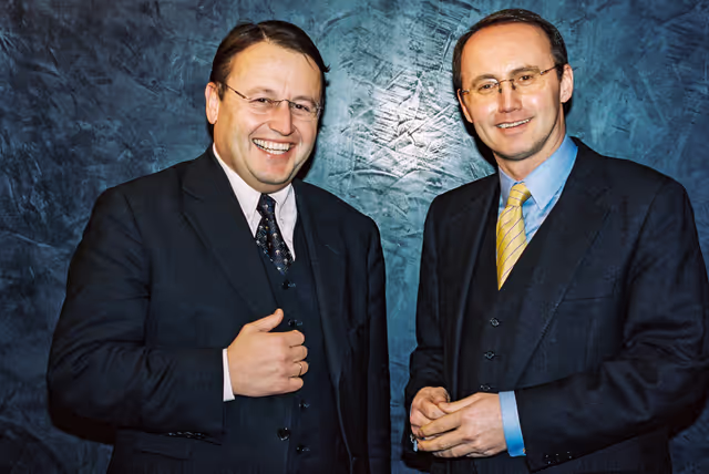 Fotó 16: Othmar KARAS and Paul RÜBIG with their team in the EP in Strasbourg