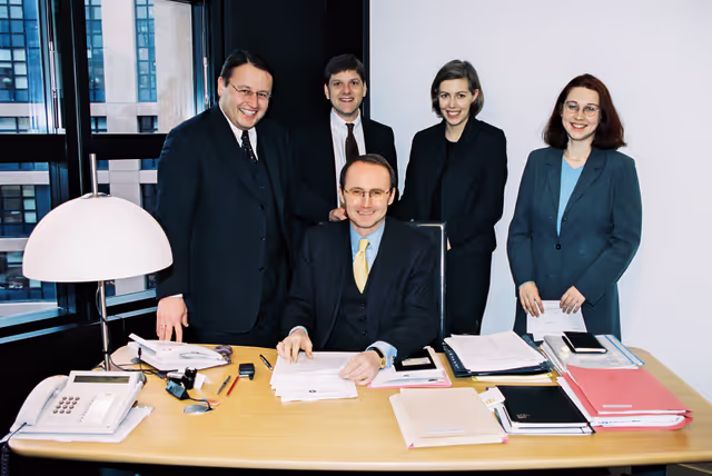 Fotó 4: Othmar KARAS and Paul RÜBIG with their team in the EP in Strasbourg