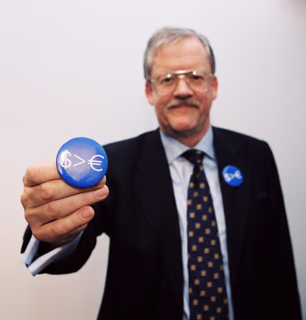 Fotografi 19: MEP Roger HELMER