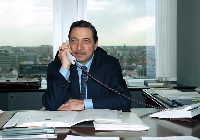 Photo 38: Portrait of MEP Claude DESAMA in his office in Brussels