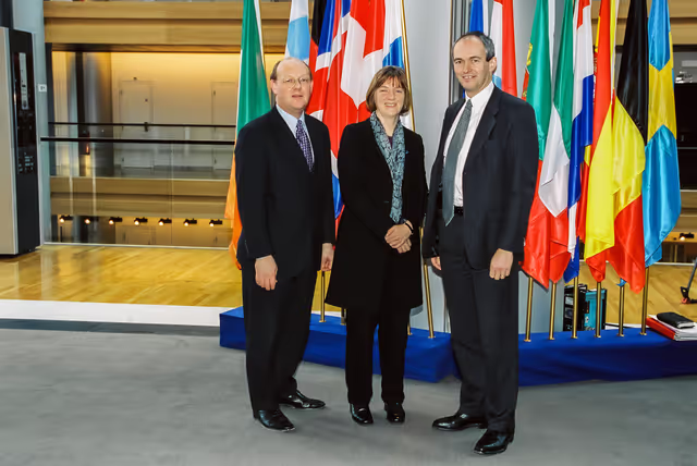 Billede 1: MEPs David Robert BOWE, Linda McAVAN and Richard CORBETT in the European Parliament in Strasbourg