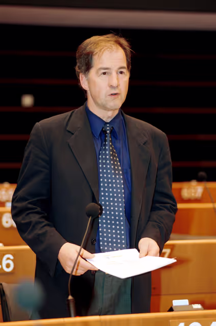 Photo 49: MEP Jo LEINEN speaks in plenary session in Brussels