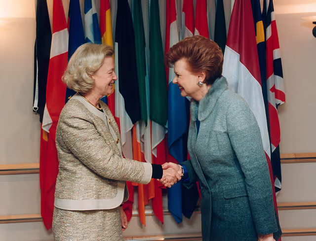 Photo 8: EP President meets with Lavia's President in Brussels