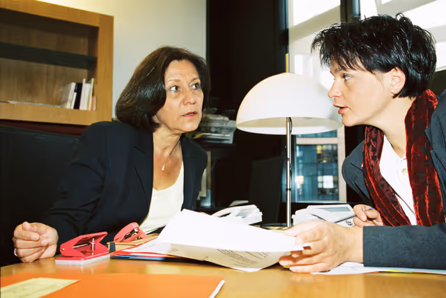 Foto 2: Ewa KLAMT meets with Sabine ZISSENER
