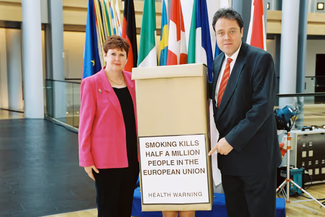 Nuotrauka 7: MEPs Demonstration concerning report on the Manufacture, presentation and sale of tobacco products