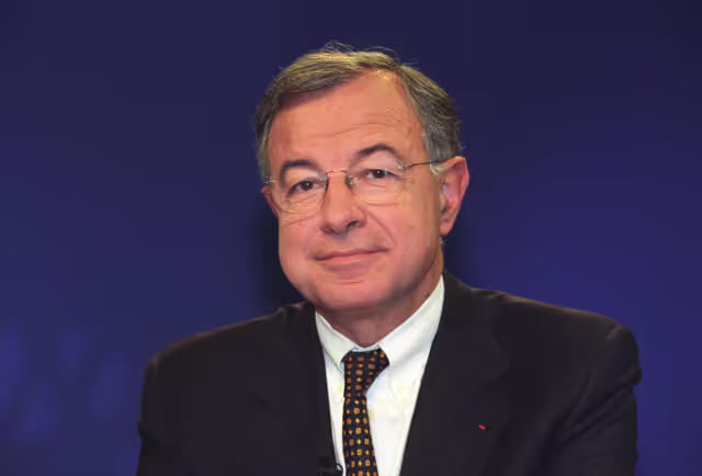 Photo 20: MEP Alain LAMASSOURE attends an interview in Strasbourg