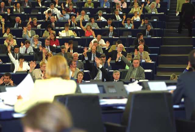 Photo 34: Plenary session in Strasbourg - Votes