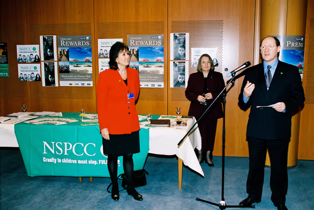 Zdjęcie 2: Event aimed at raising awareness on cruelty against children with English MEPs