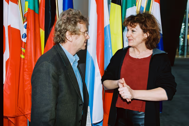 Foto 6: MEPs Daniel COHN-BENDIT and Helene FLAUTRE outside the hemicycle in Strasbourg