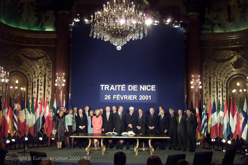 Signature of the Nice Treaty.
