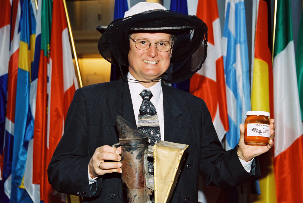 MEP presenting Mel READ's self-made honey