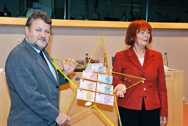 Fotagrafa 10: Euro Campaign