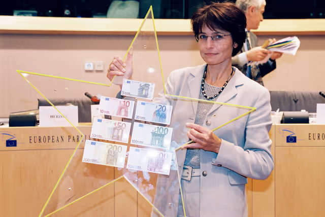 Fotagrafa 9: Euro Campaign