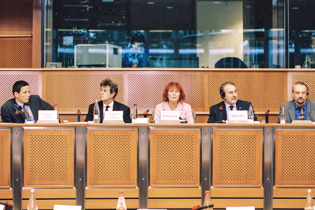 ECON Committee meeting - Discussion with European commissioner for economic and monetary affairs on the situation in the Member States as regards the changeover to the euro.