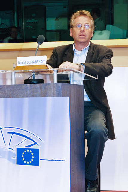 Photo 9 : Discussion with Commissioner in charge of Internal Market and Services