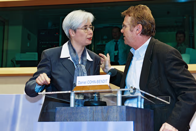 Photo 10 : Discussion with Commissioner in charge of Internal Market and Services