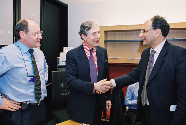 Φωτογραφία 2: MEPs meet with Peter CARUANA, Chief Minister of Gibraltar