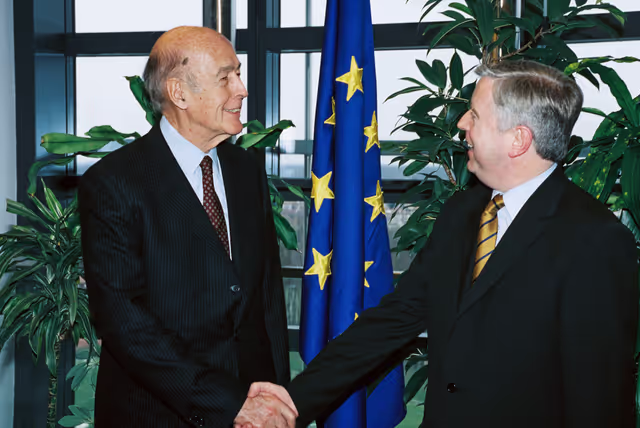 Fotografie 4: Pat COX - EP President meets with Valery Giscard d'Estaing, President of the Convention on the Future of the Union