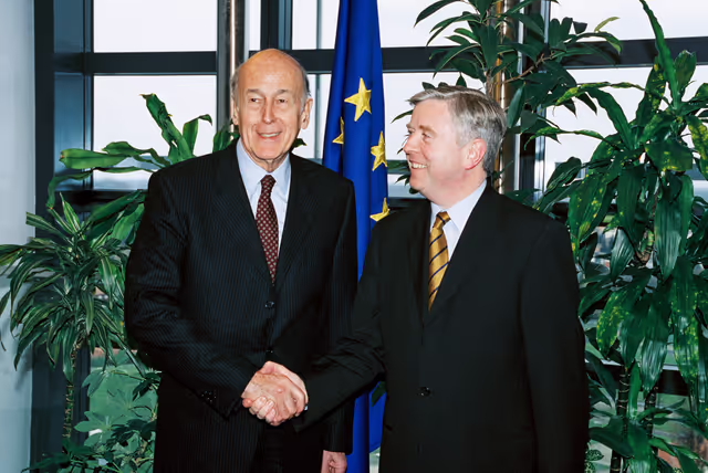Fotografie 3: Pat COX - EP President meets with Valery Giscard d'Estaing, President of the Convention on the Future of the Union