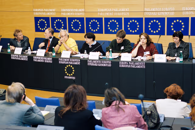 Photo 2 : Press Conference on Middle East