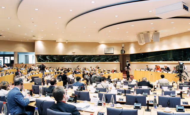 Fotografia 3: Monetary dialogue with ECB President Wim DUISENBERG